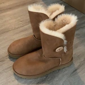 Like new Ugg's!